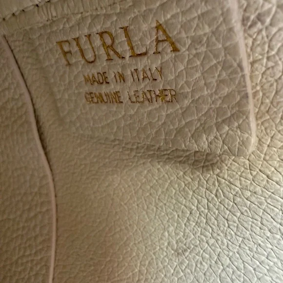 VGC Furla Cream Perforated Shoulder Bag - Picture 4 of 16